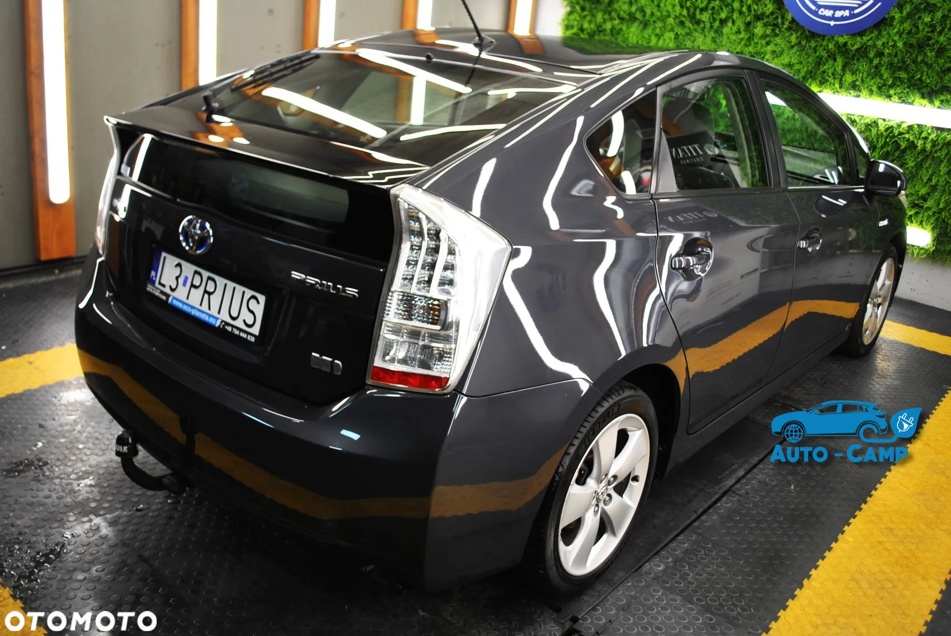 Toyota Prius 1.8 HSD Premium - 31