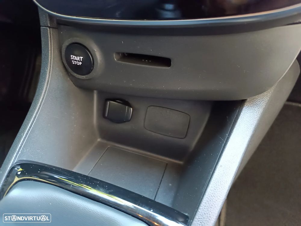 Renault Clio (Energy) TCe 90 Start & Stop LIMITED - 32