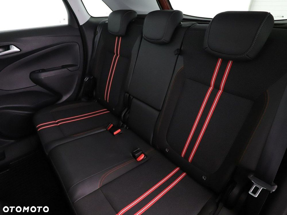 Opel Crossland X - 17