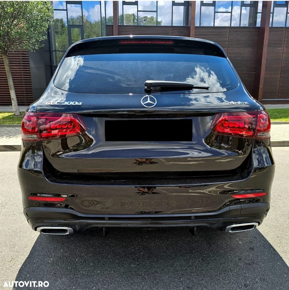 Mercedes-Benz GLC 300 d 4MATIC - 11