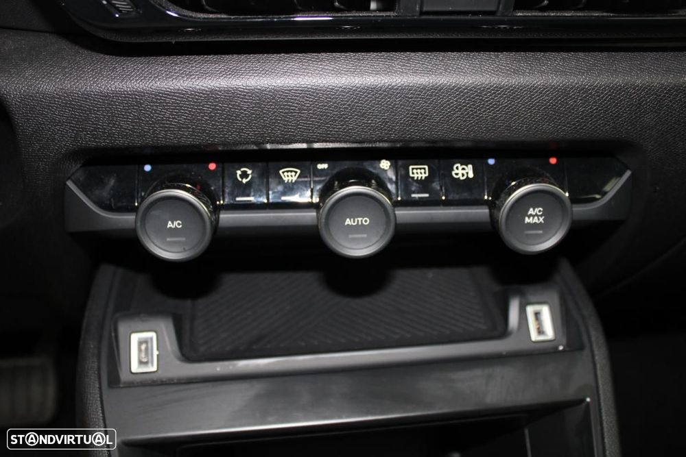 Citroën e-C4 X 54 kWh Autonomia Alargada Plus - 18