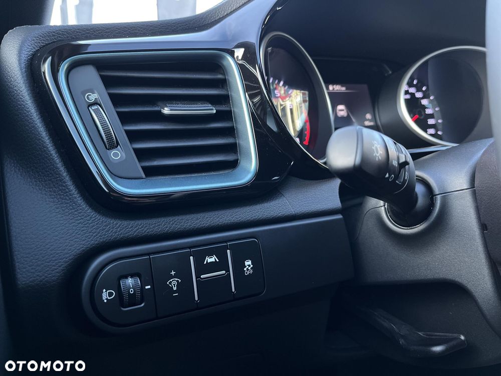 Kia XCeed 1.6 T-GDI Tribute DCT - 13