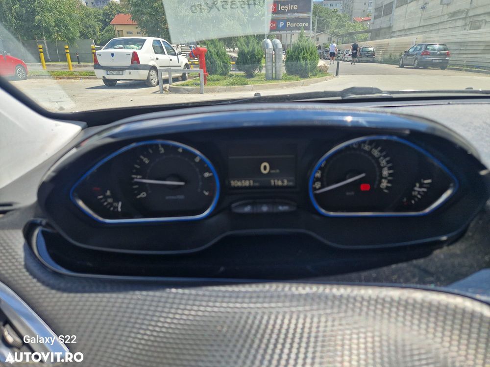 Peugeot 2008 1.2 PureTech Turbo S&S Allure - 5