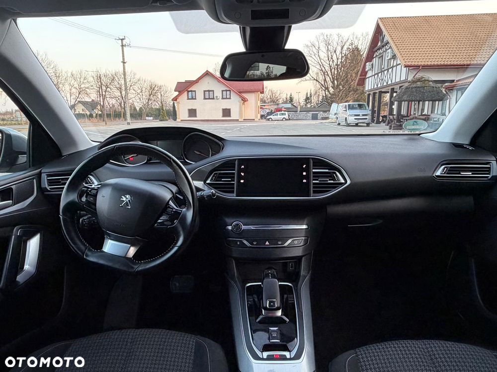 Peugeot 308 BlueHDi 130 EAT8 Stop & Start Allure - 31