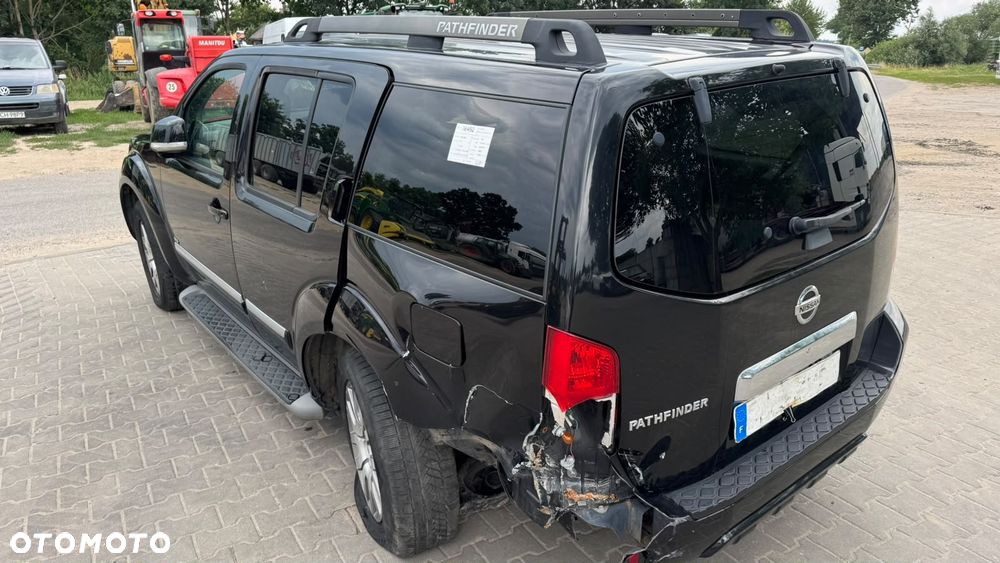 Nissan Pathfinder - 6
