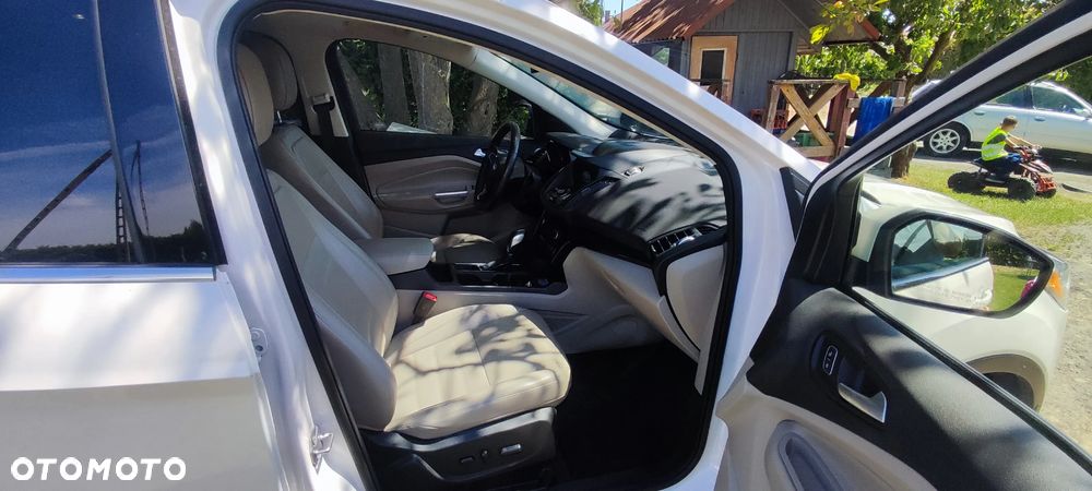 Ford Escape ver-2-0-ecoboost-awd-titanium - 6