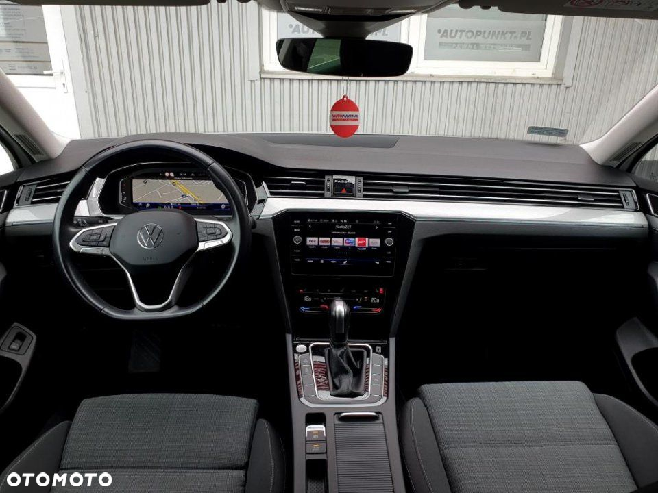 Volkswagen Passat - 32