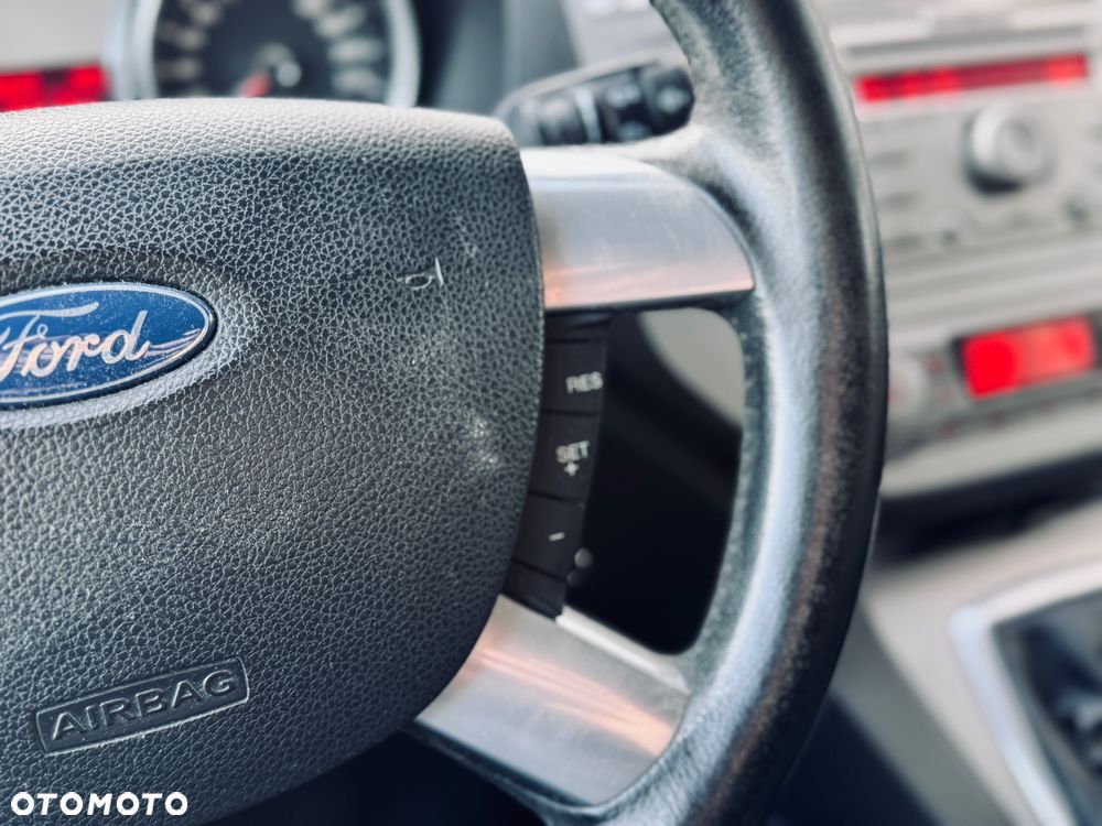 Ford Focus C-Max - 25