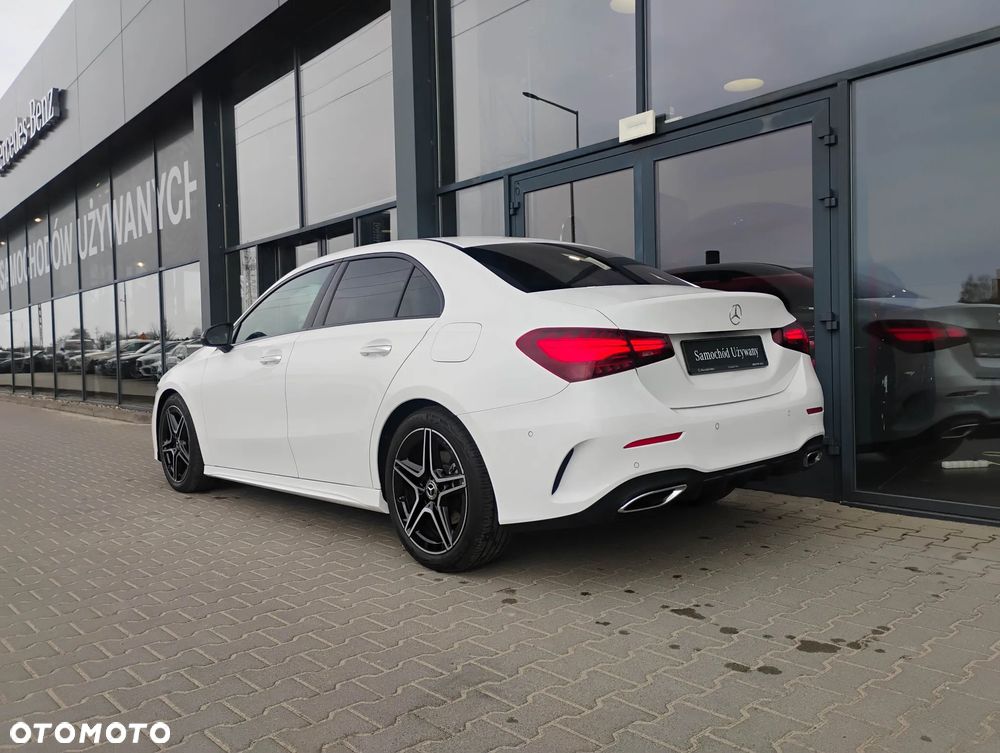 Mercedes-Benz Klasa A 200 AMG Line 7G-DCT - 3