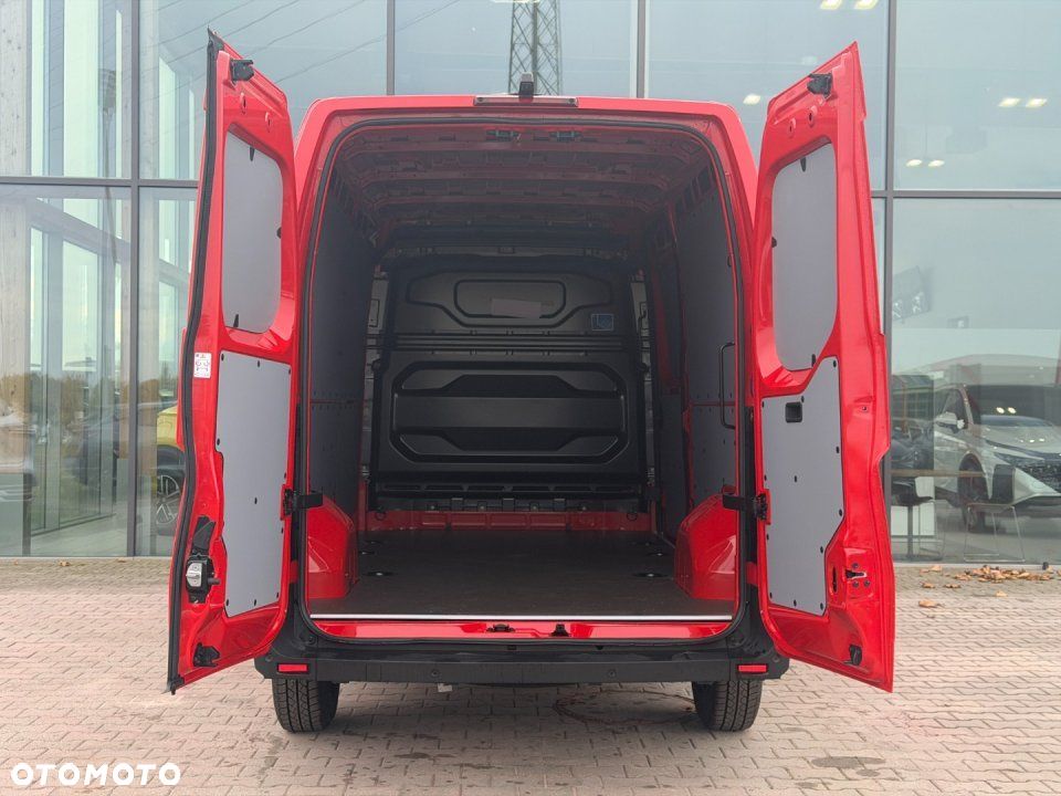 Nissan Interstar - 7