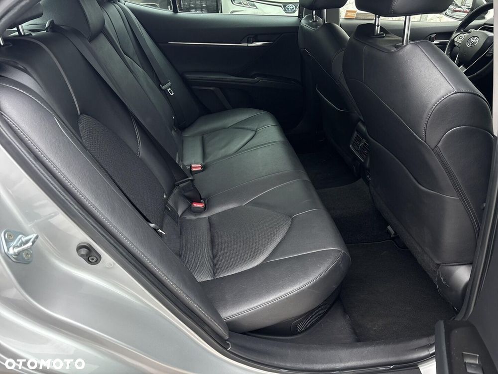 Toyota Camry 2.5 Hybrid Executive CVT - 18