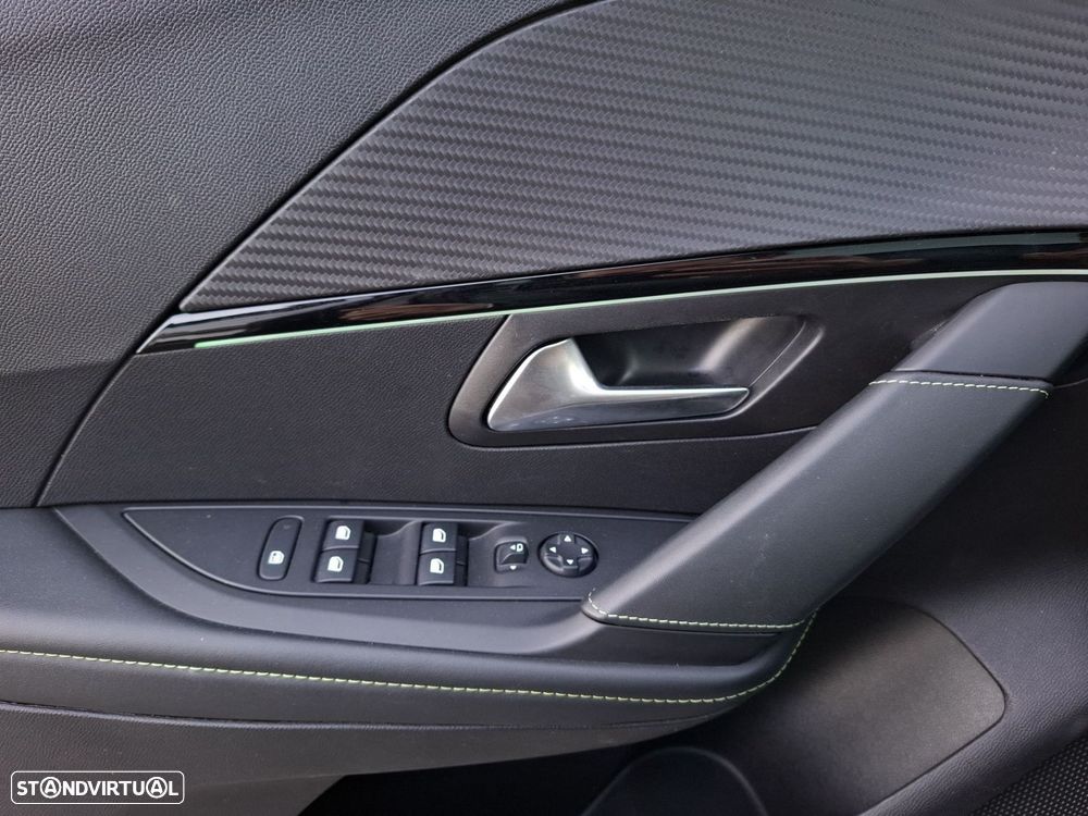 Peugeot 208 1.2 PureTech GT EAT8 - 25