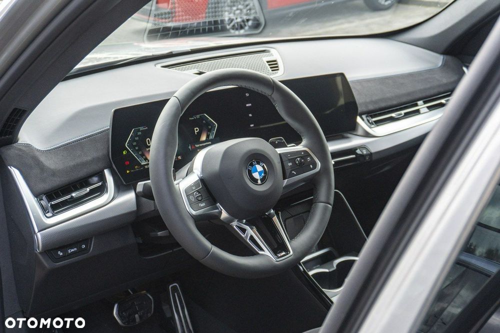 BMW X1 sDrive18i - 13