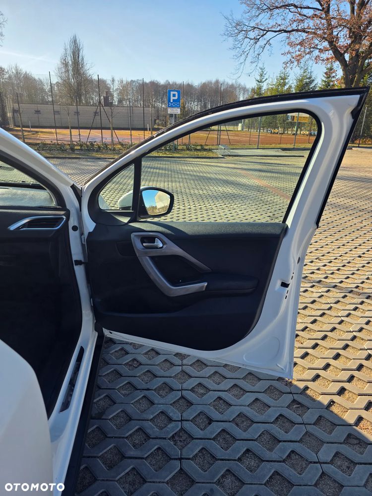 Peugeot 2008 PureTech 82 Style - 30