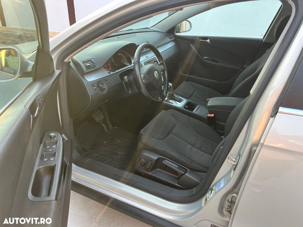 Volkswagen Passat 2.0 TDI DSG Comfortline - 11