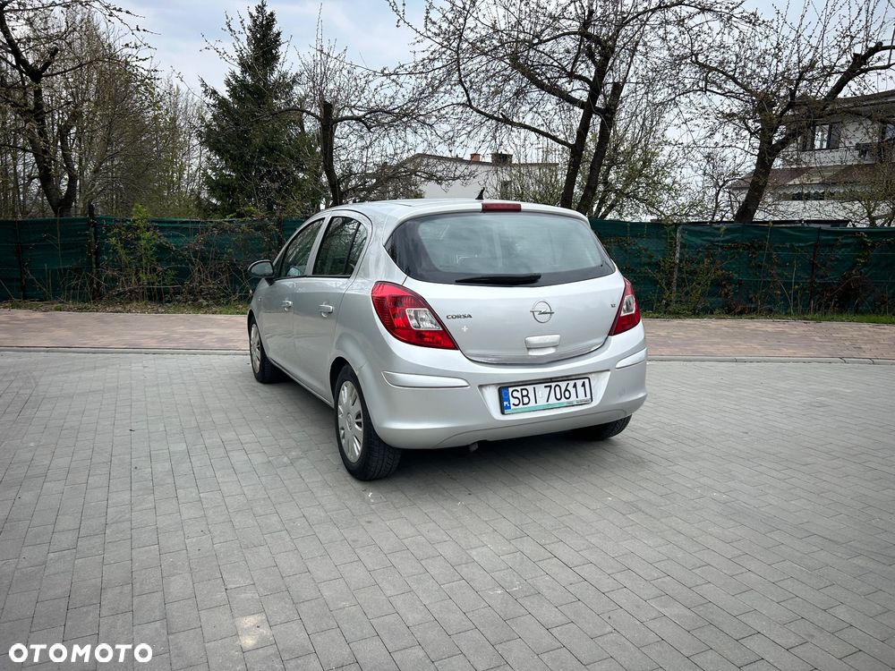 Opel Corsa 1.2 16V Cosmo - 27