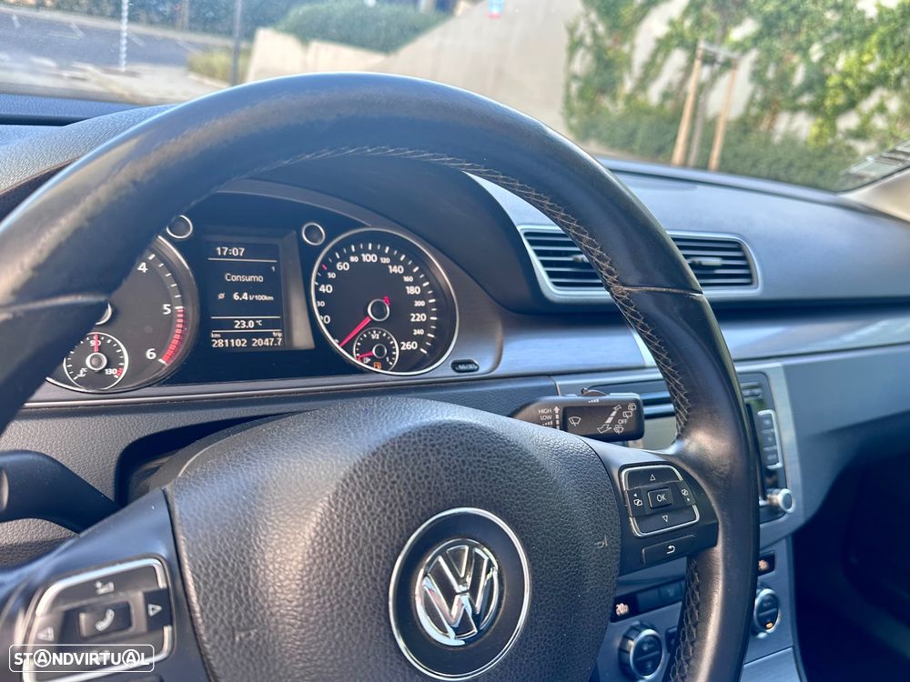 VW Passat Variant 1.6 TDI BlueMotion - 11