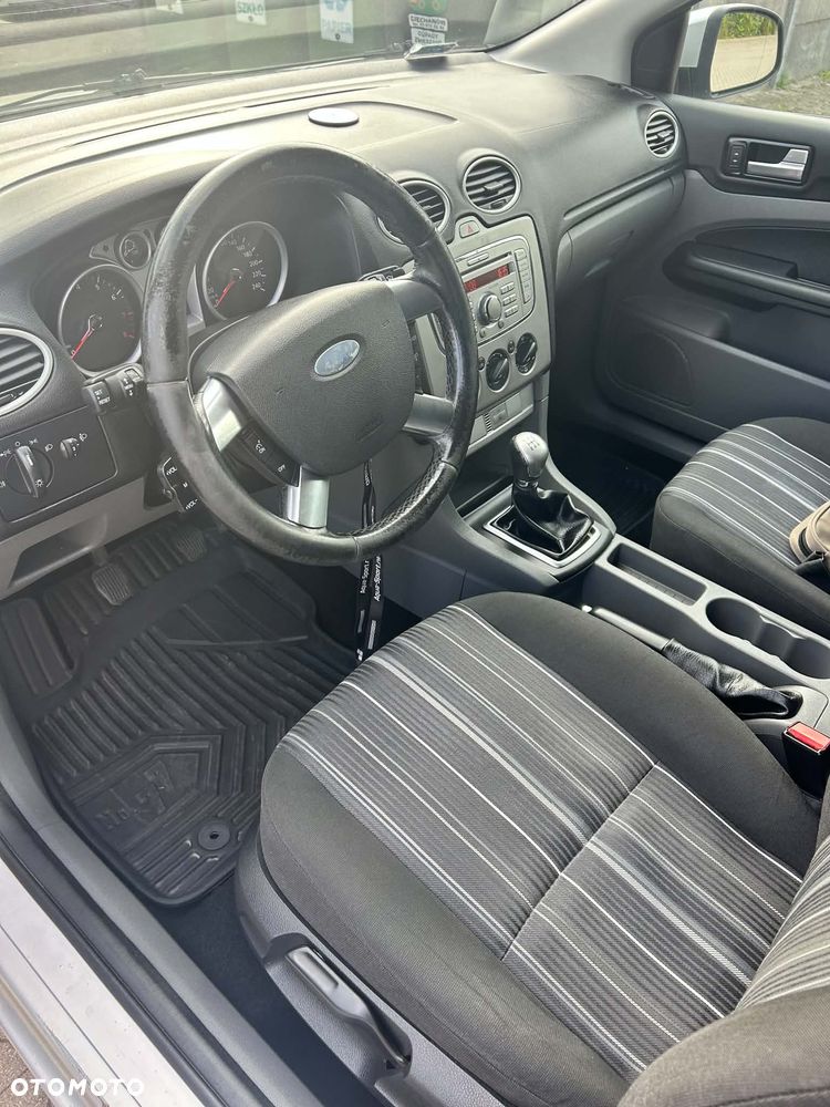Ford Focus 1.6 Ambiente - 11