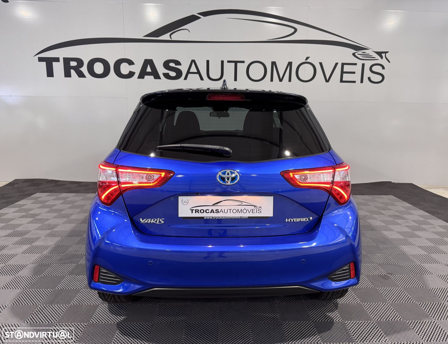 Toyota Yaris 1.5 HSD Exclusive+P.Luxury - 9
