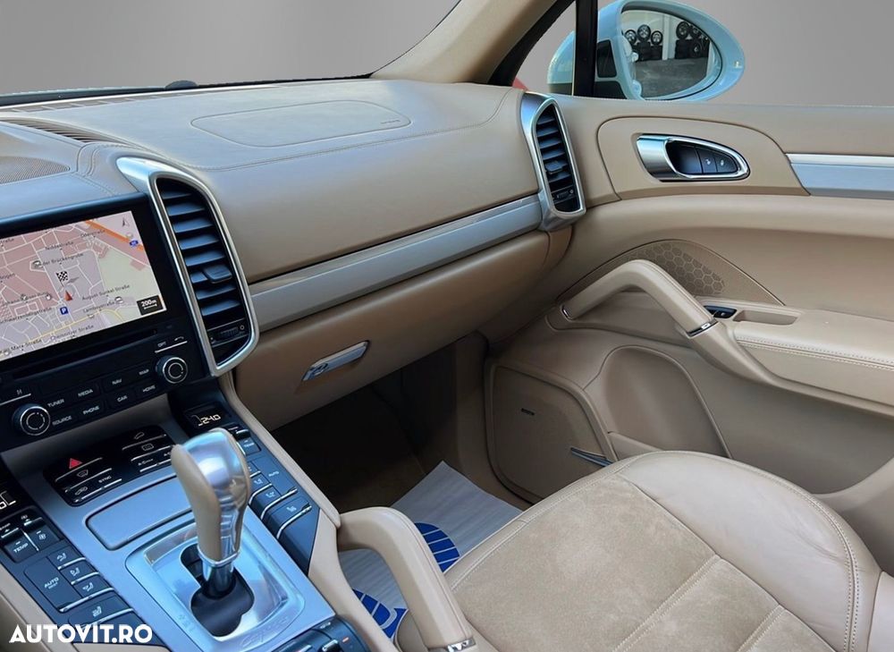 Porsche Cayenne - 14