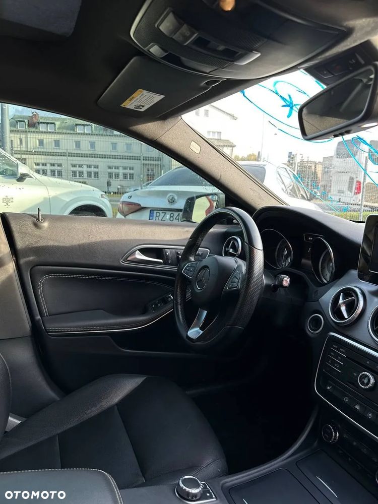 Mercedes-Benz CLA 250 7G-DCT - 8