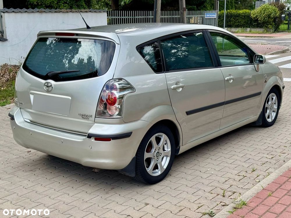 Toyota Corolla Verso 2.0 D-4D Executive - 8