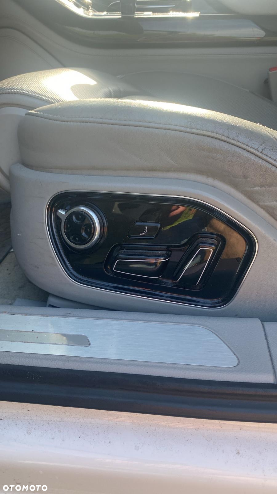 Audi A8 4.2 FSI L Quattro - 12
