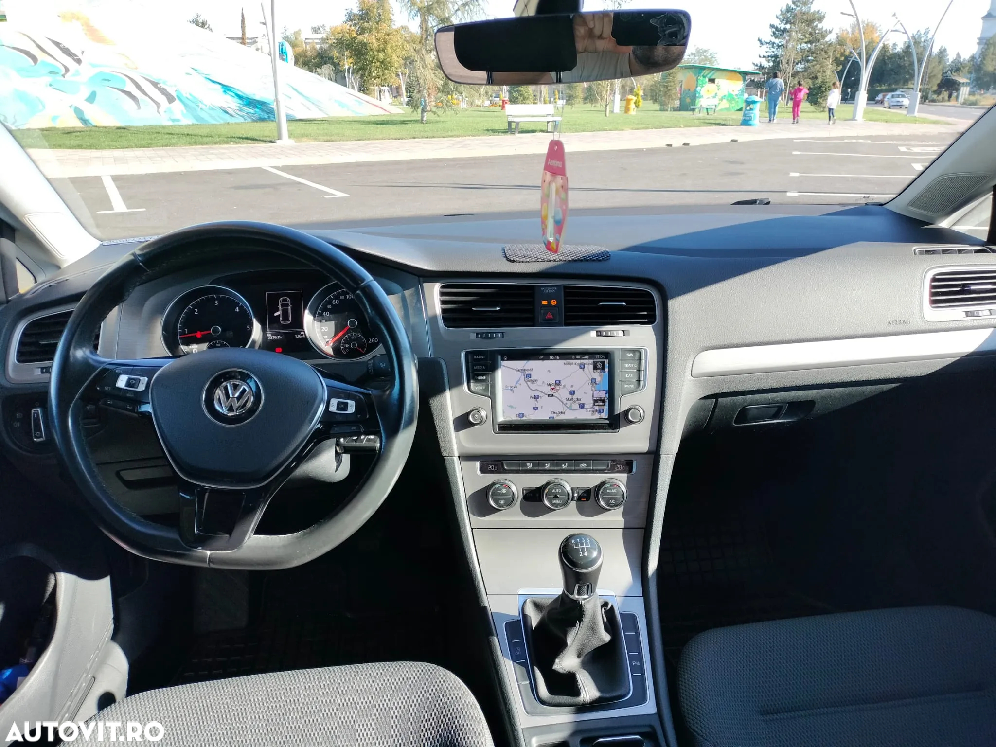 Volkswagen Golf 1.6 TDI BlueMotion Technology Comfortline - 5