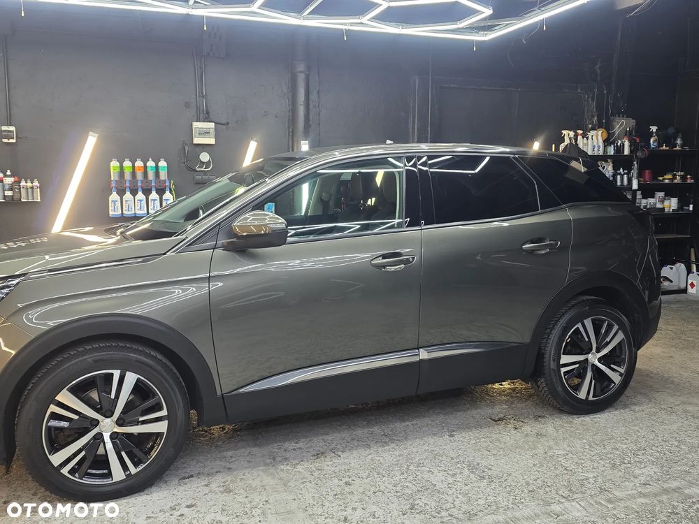 Peugeot 3008 1.6 BlueHDi Active S&S EAT6 - 32