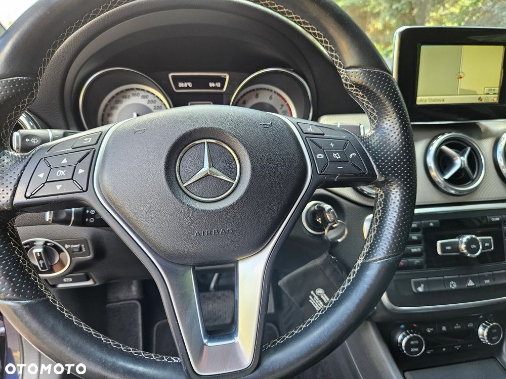Mercedes-Benz GLA 250 7G-DCT Activity Edition - 22