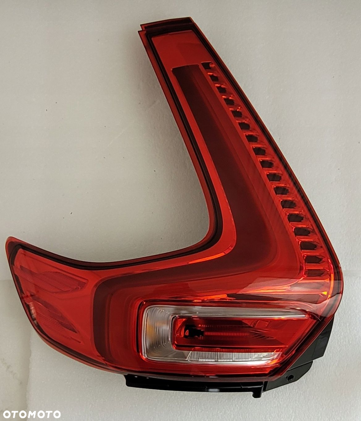 LAMPA LEWA TYŁ TYLNA LED VOLVO XC40 2017- 31446790 - 3