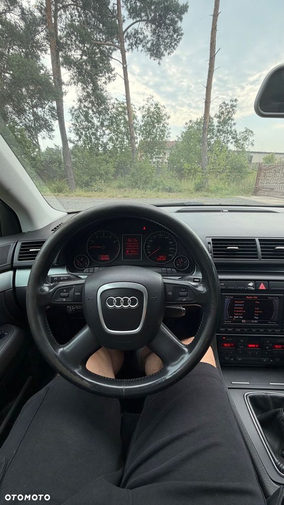Audi A4 Limousine - 15