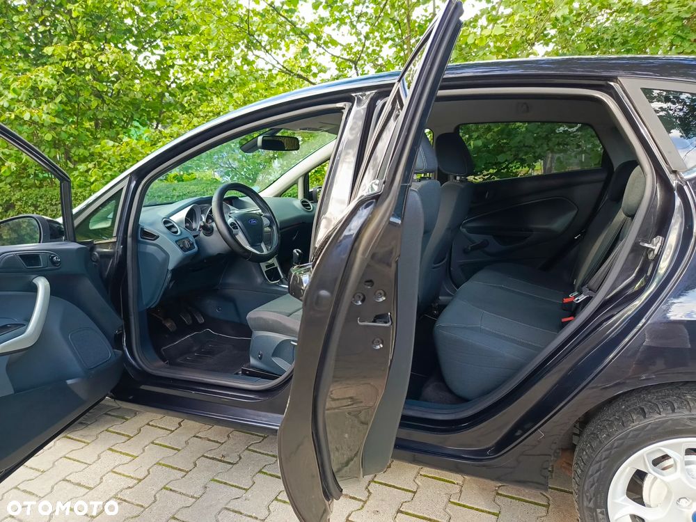 Ford Fiesta 1.25 Ambiente - 28