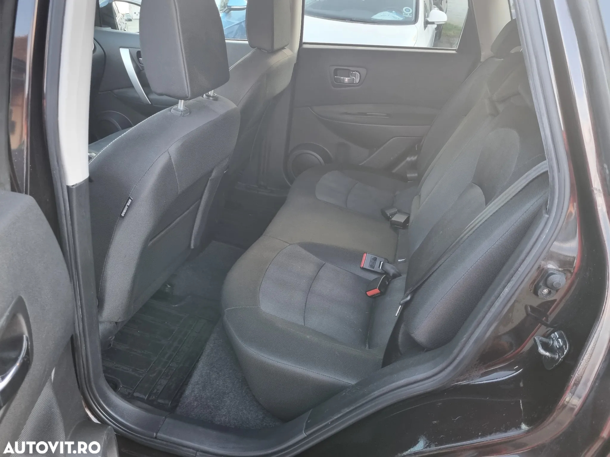 Nissan Qashqai 2.0 DCI 4 x 4 DPF Aut tekna - 9