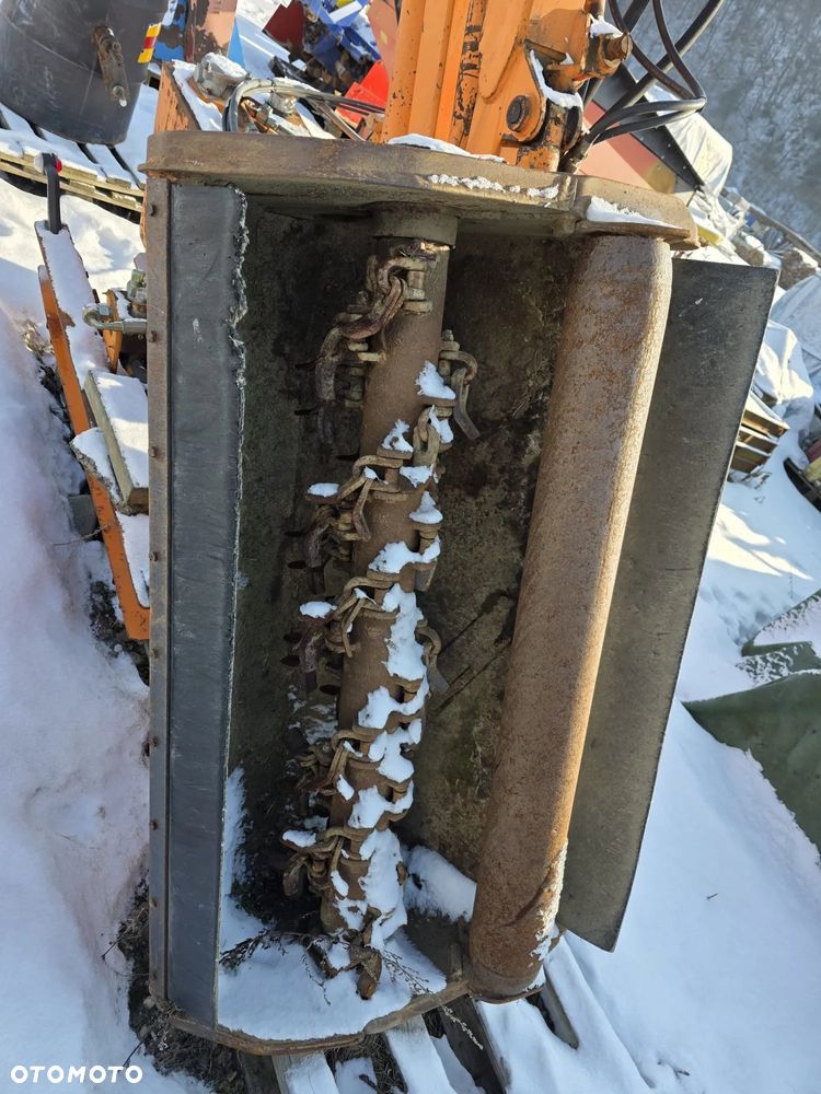 Mercedes-Benz UNIMOG - 12