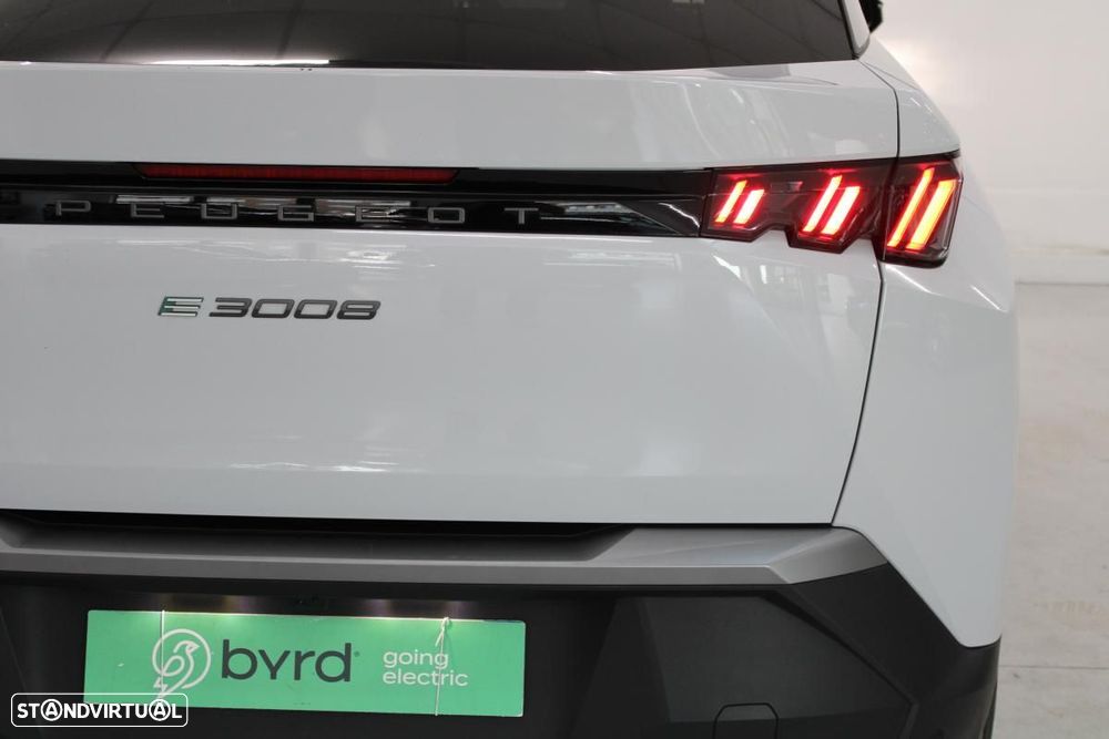 Peugeot E-3008 73 kWh Allure - 8