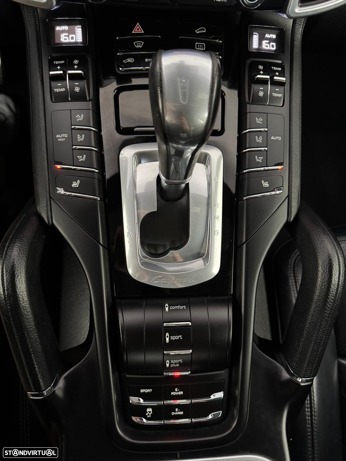 Porsche Cayenne - 24