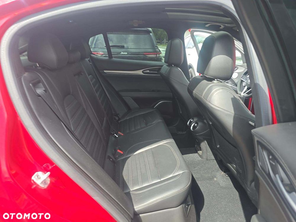 Alfa Romeo Stelvio 2.0 Turbo TI Q4 - 10