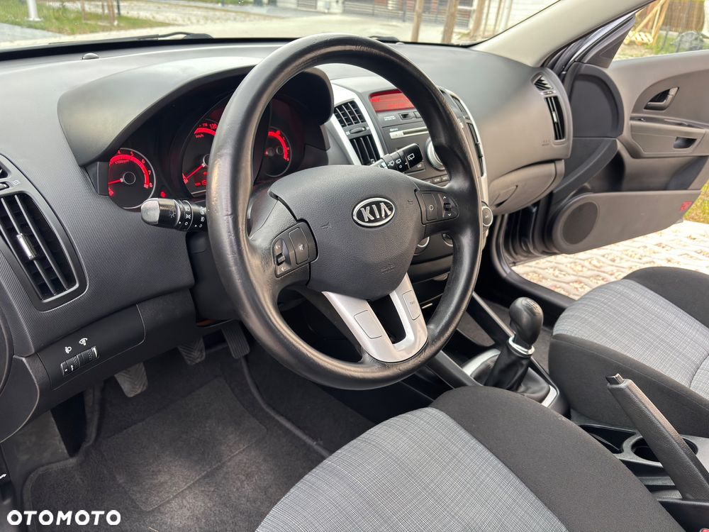 Kia Ceed 1.4 CVVT Spirit - 38