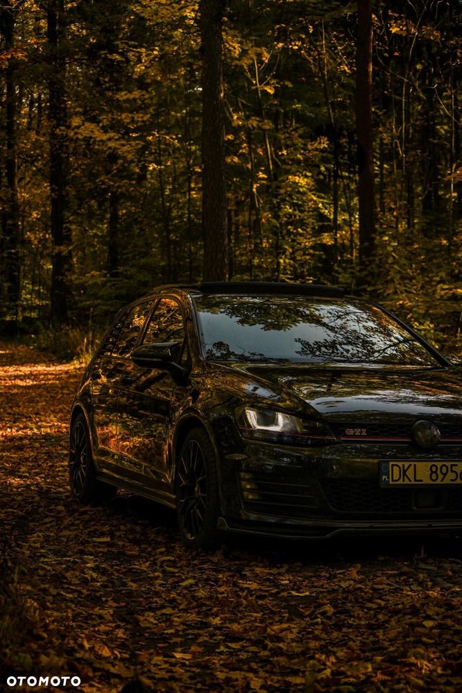 Volkswagen Golf - 2