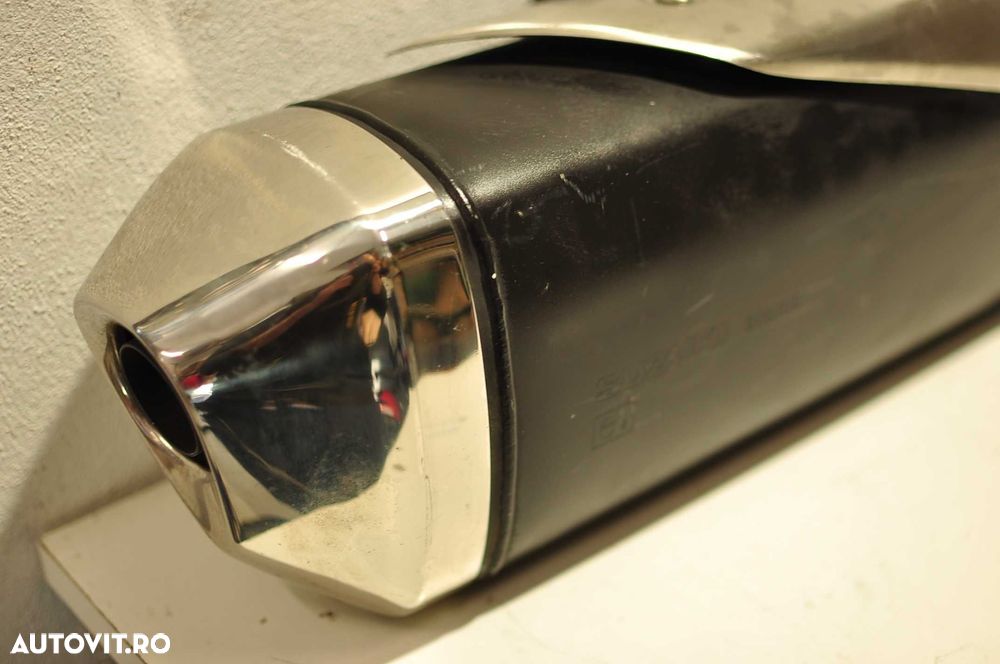 Scarite toba Suzuki GSR750 - 2