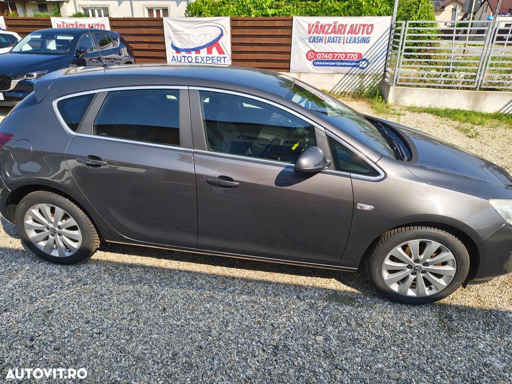 Opel Astra 1.4 Turbo Cosmo - 11