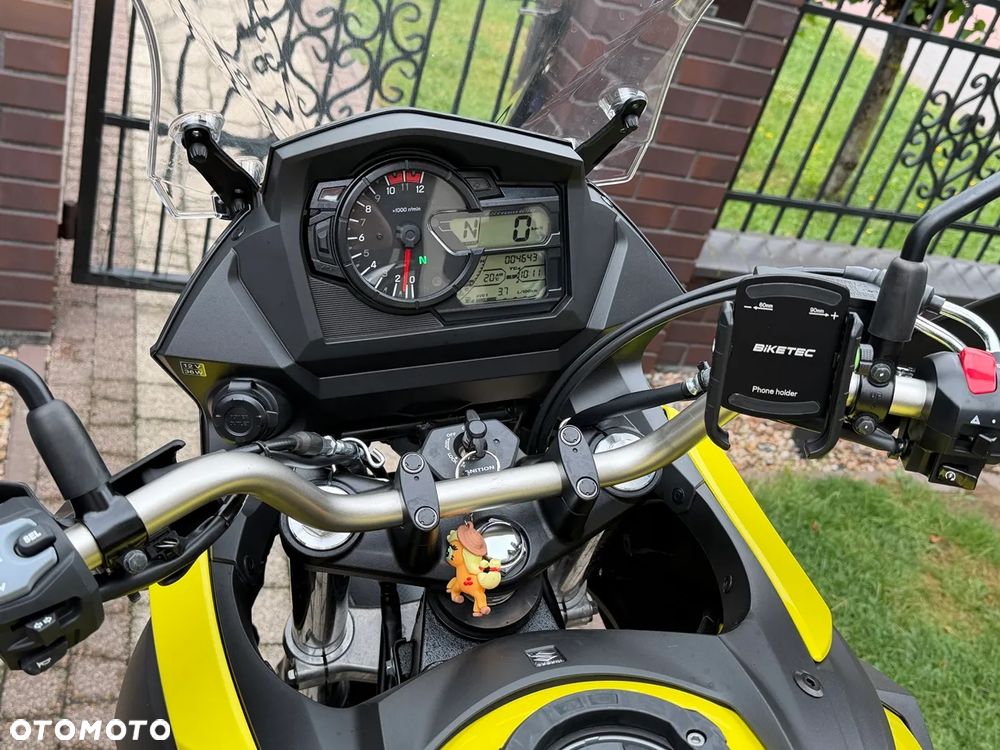 Suzuki V-STROM - 10