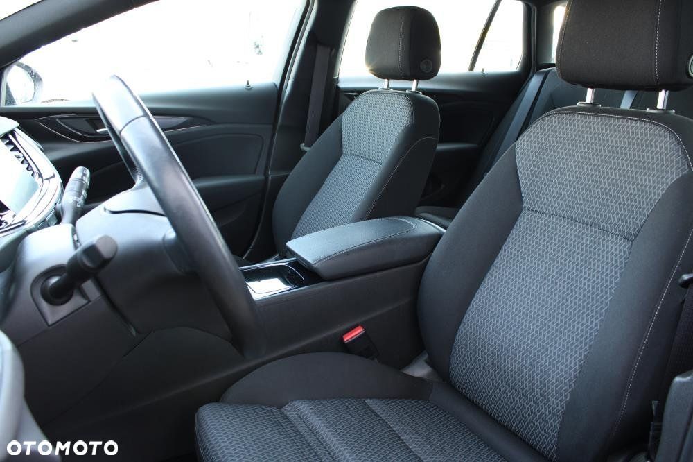 Opel Insignia - 8