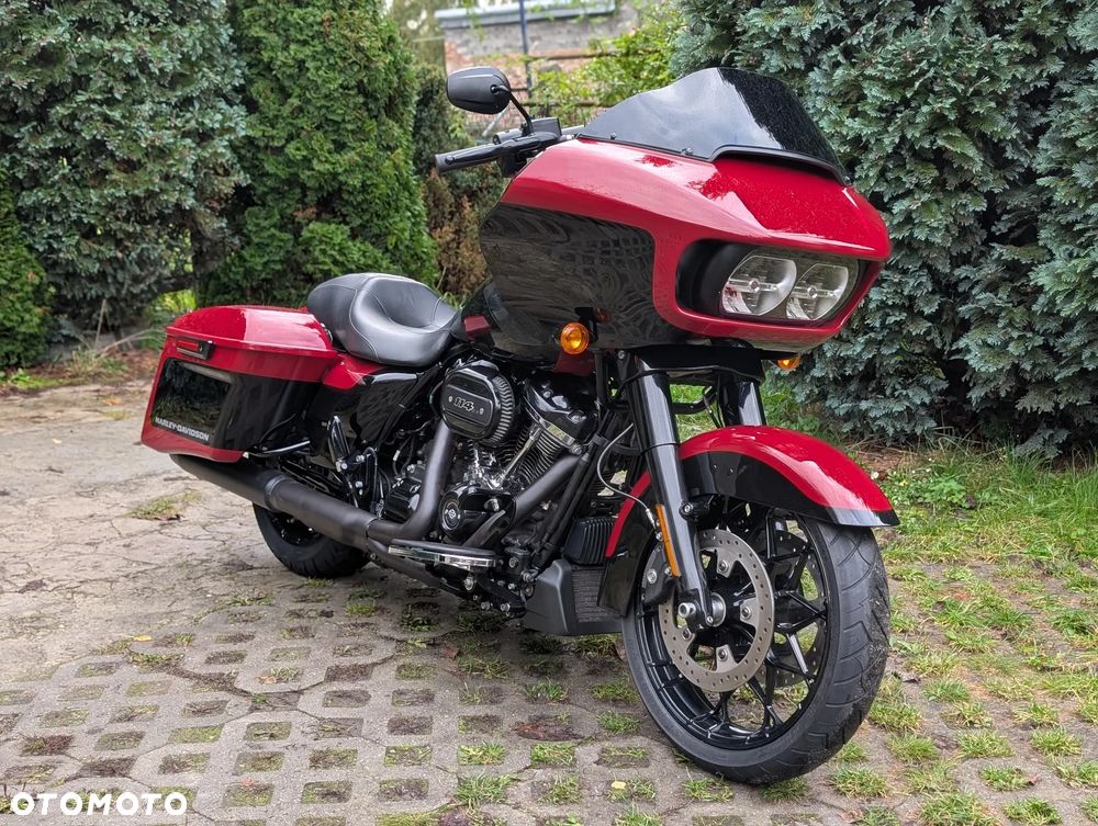Harley-Davidson Touring Road Glide - 2