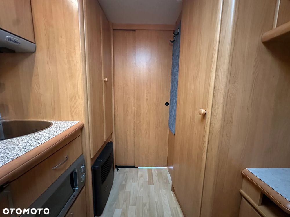 Hobby 540 KMF z przedsionkiem Isabella i napędem - 5/6 os. - 28