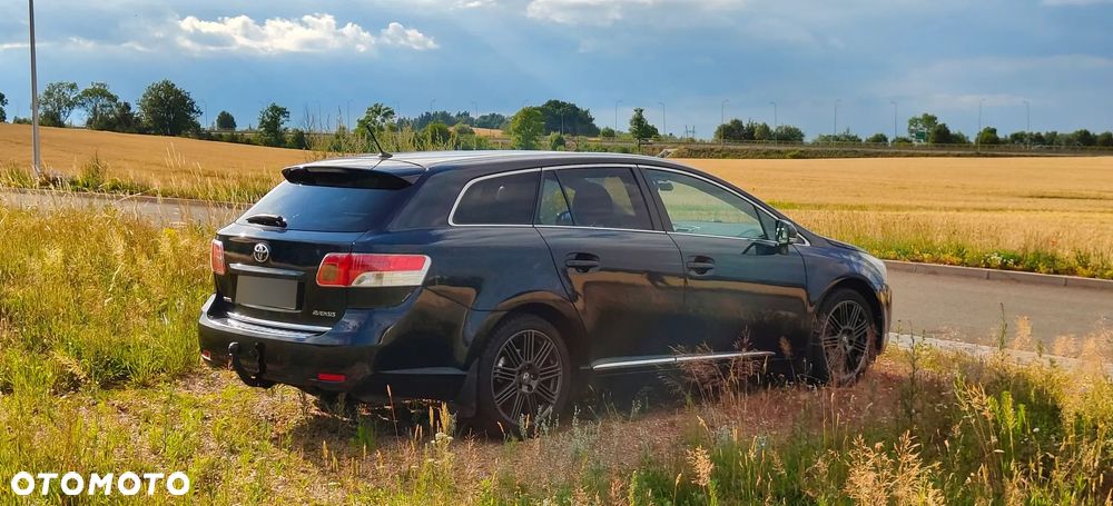 Toyota Avensis 2.0 Premium MS - 12