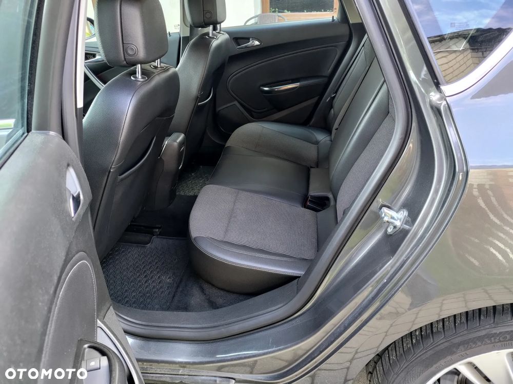 Opel Astra 2.0 CDTI Cosmo - 10