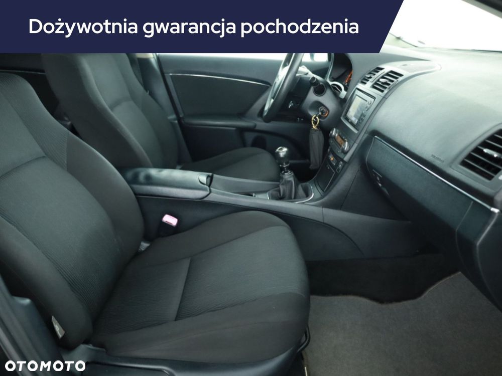 Toyota Avensis - 9