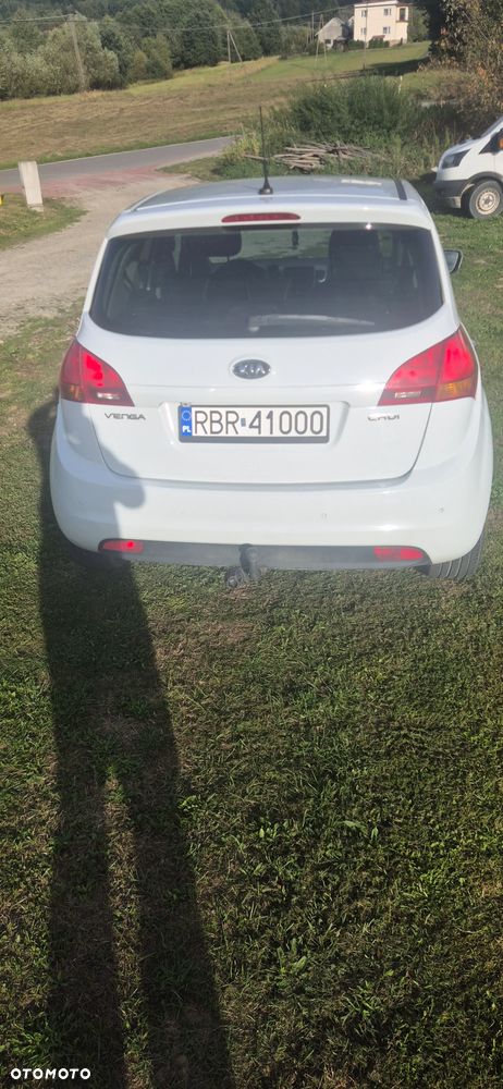 Kia Venga 2012 photo 3